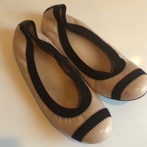 Stuart Weitzman captoe flats